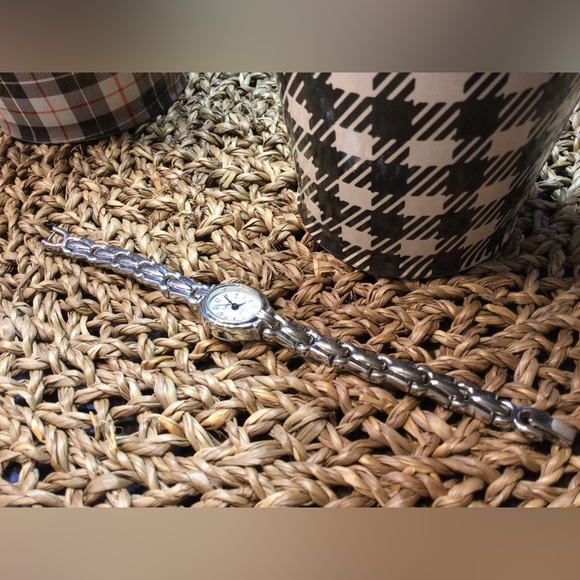 Elegant🧡Two-Tone Women's Watch - Picture 4 of 6